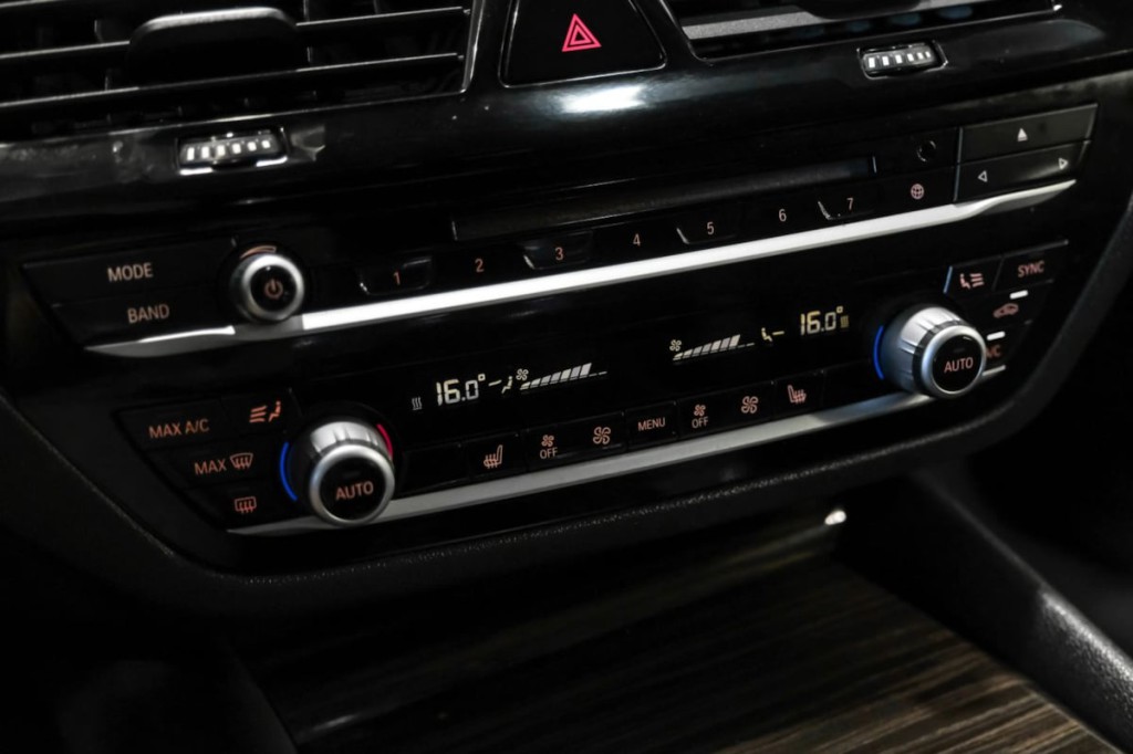 2017 BMW 5 Series Image 28
