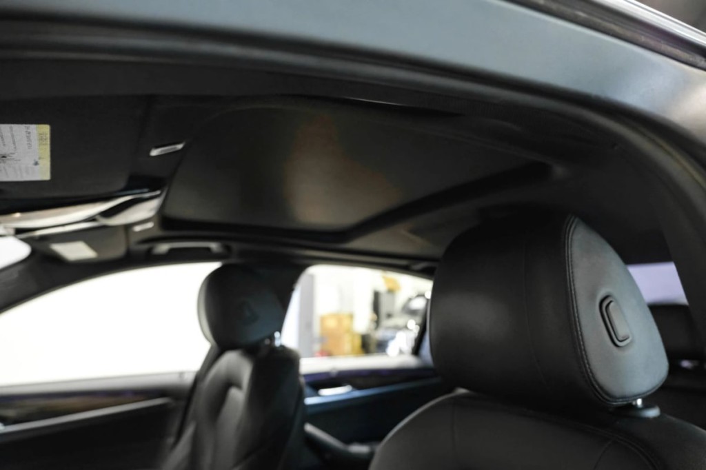 2017 BMW 5 Series Image 30
