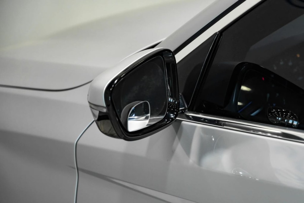 2017 BMW 5 Series Image 39
