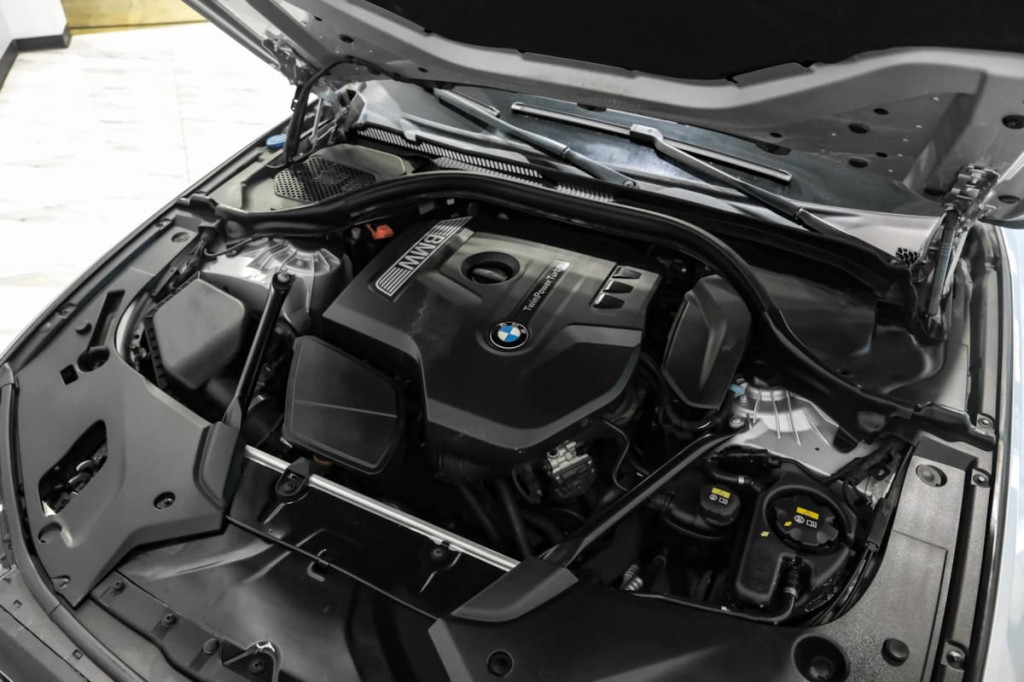 2017 BMW 5 Series Image 47