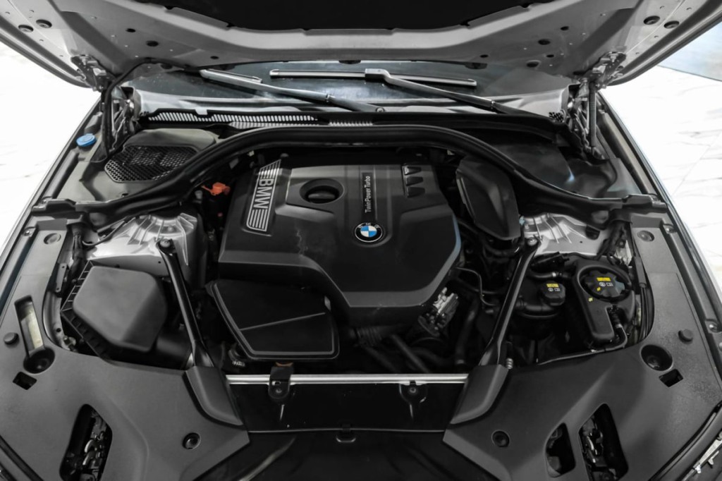 2017 BMW 5 Series Image 48