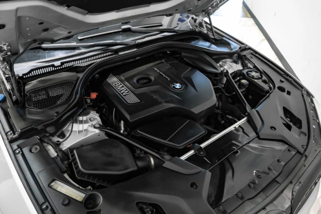 2017 BMW 5 Series Image 49