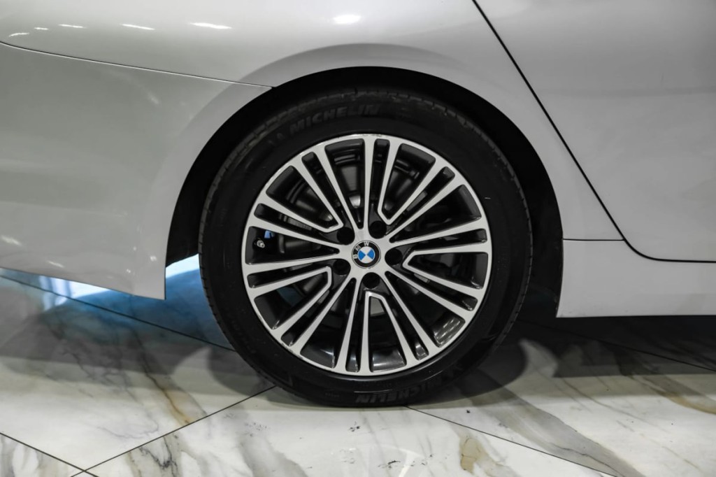 2017 BMW 5 Series Image 52