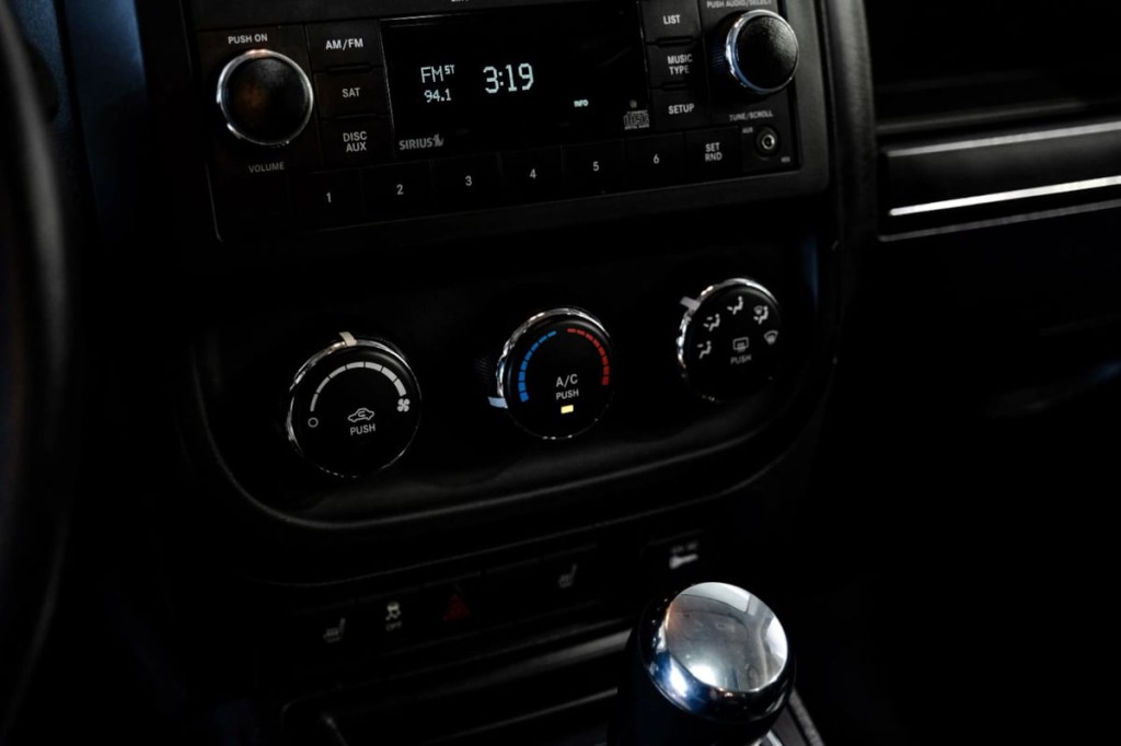 2016 Jeep Patriot Image 25