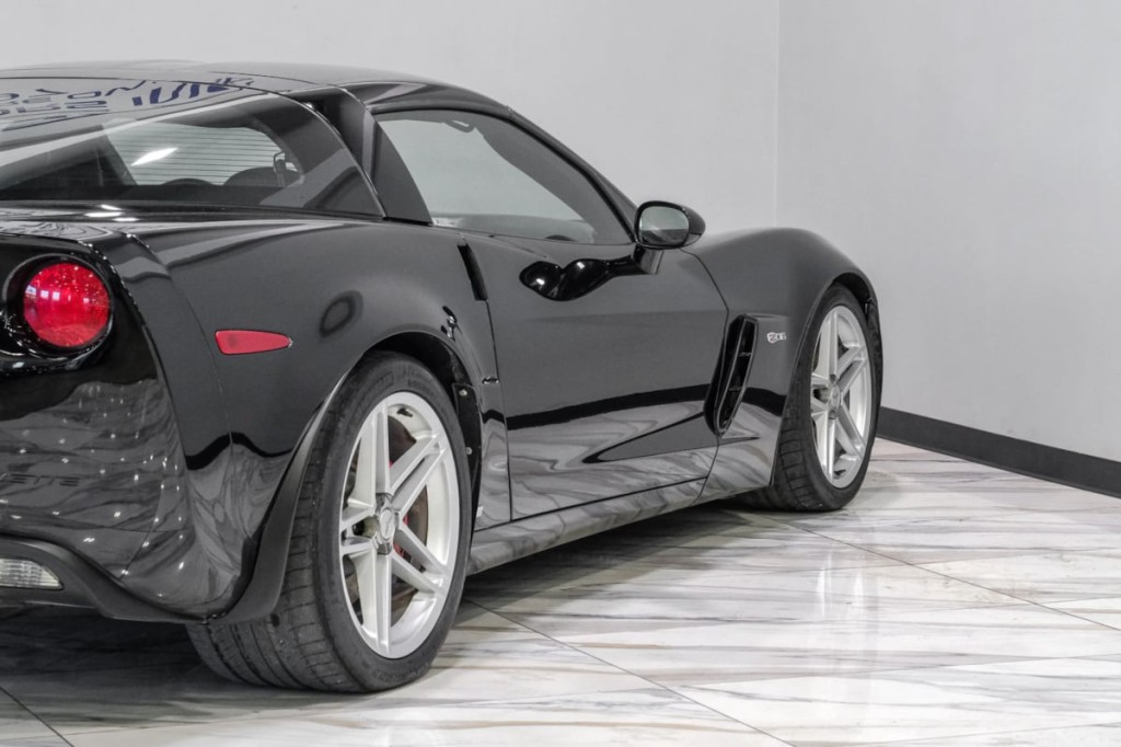 2007 Chevrolet Corvette Image 13