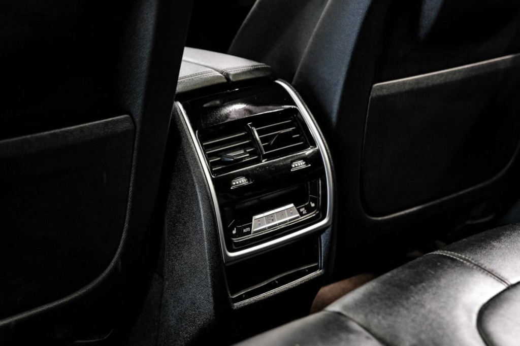 2020 BMW X5 Image 45