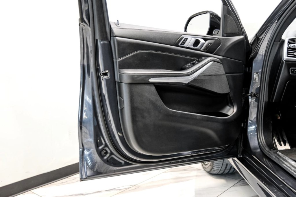 2020 BMW X5 Image 49