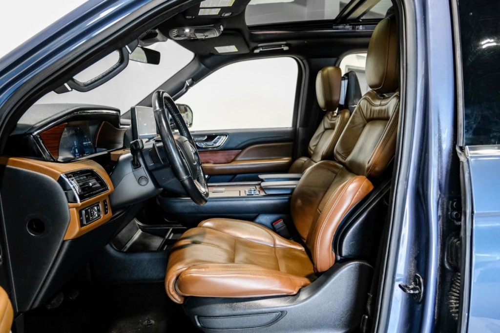 2022 Lincoln Navigator Image 5