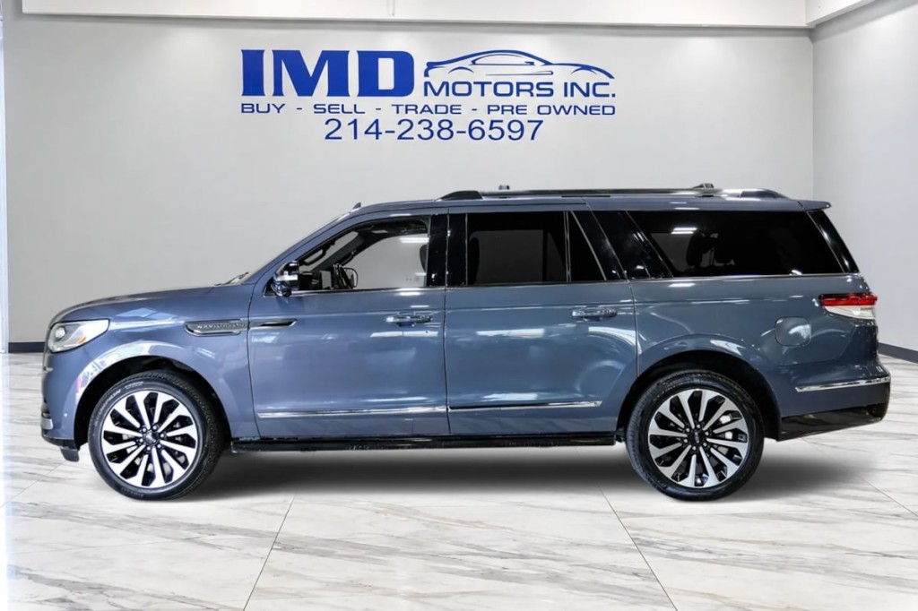 2022 Lincoln Navigator Image 13