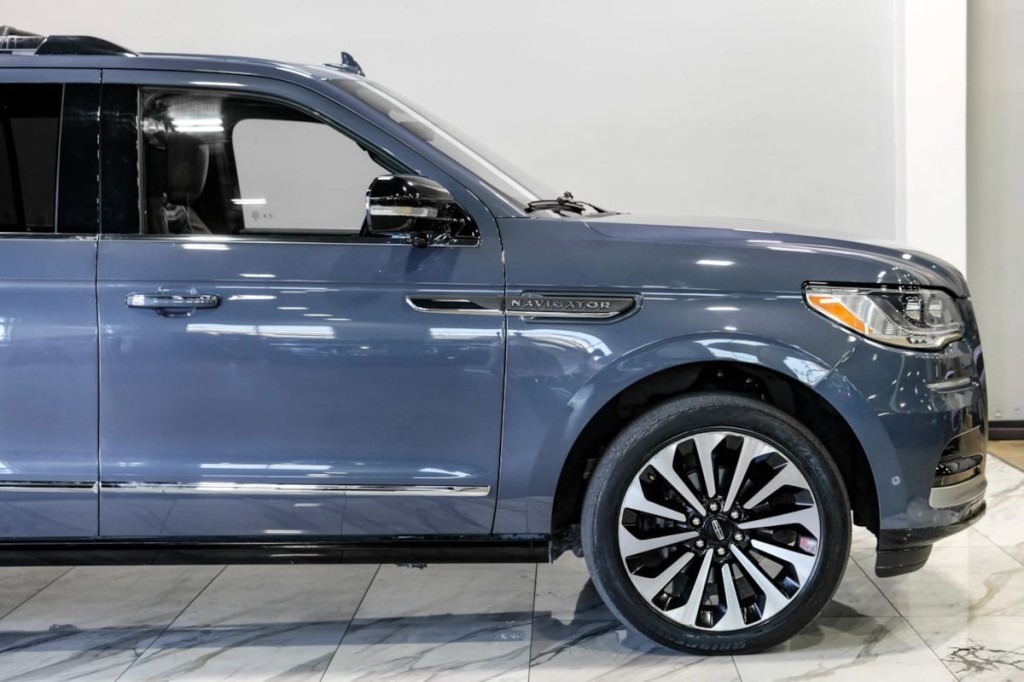 2022 Lincoln Navigator Image 15
