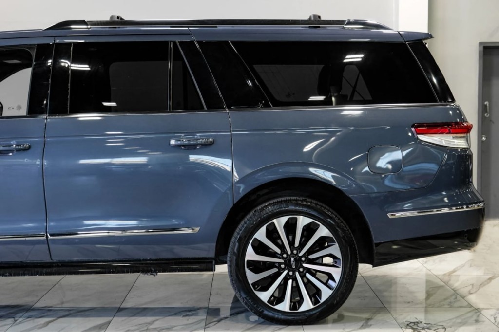 2022 Lincoln Navigator Image 17
