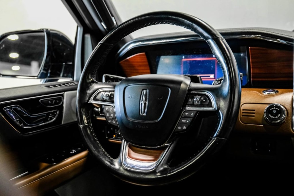 2022 Lincoln Navigator Image 22