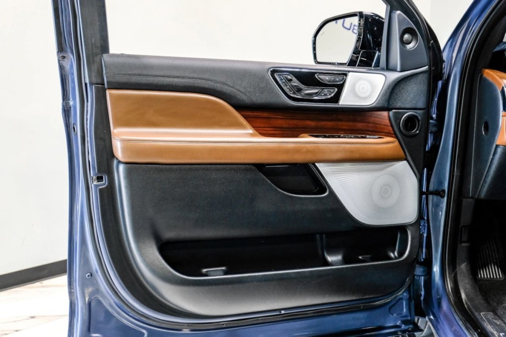 2022 Lincoln Navigator Image 55