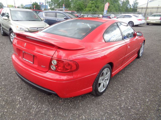 2004 Pontiac GTO Image 8
