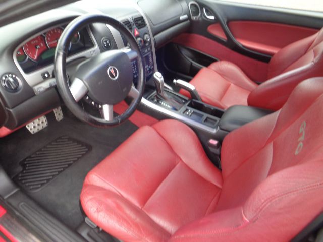 2004 Pontiac GTO Image 15