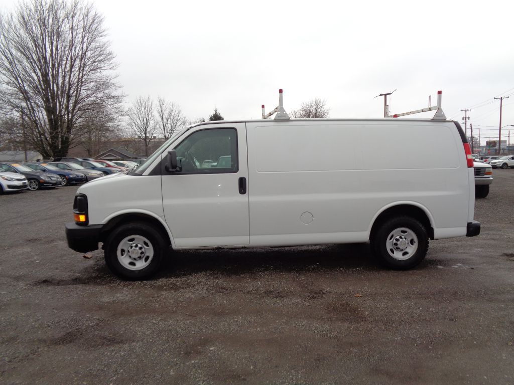 2013 Chevrolet Express Image 2