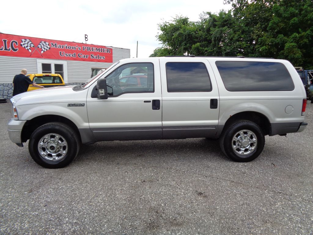 2005 Ford Excursion Image 2