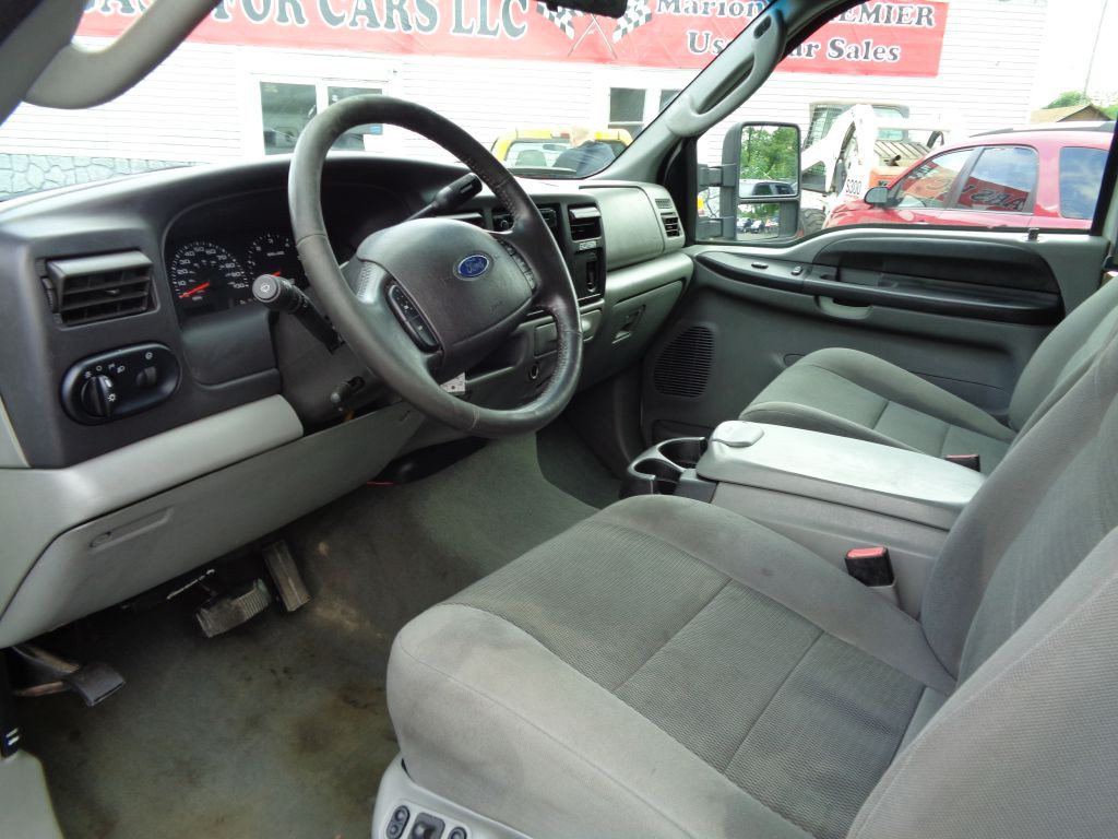 2005 Ford Excursion Image 9