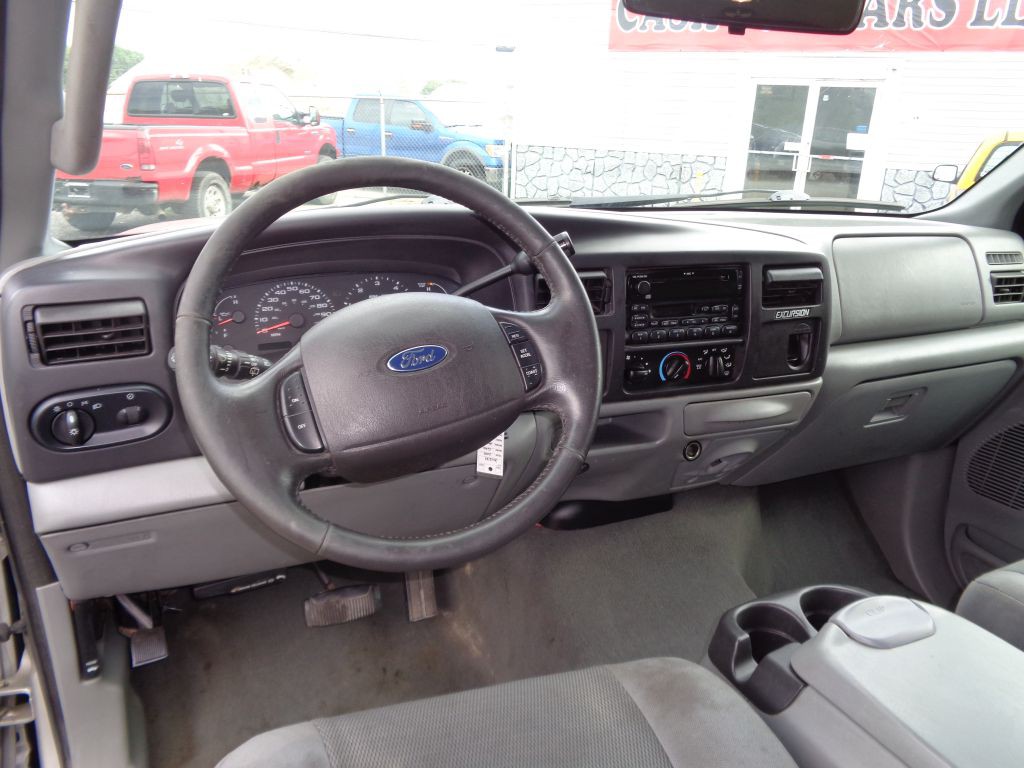 2005 Ford Excursion Image 12
