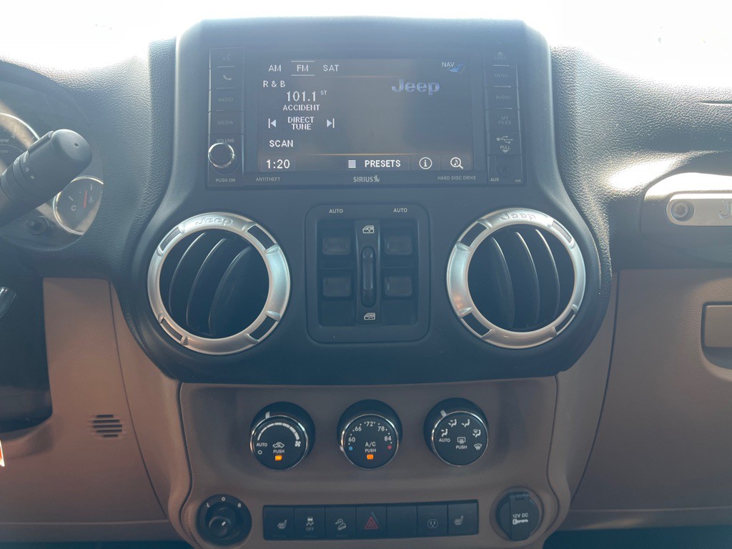 2015 Jeep Wrangler Unlimited Image 13