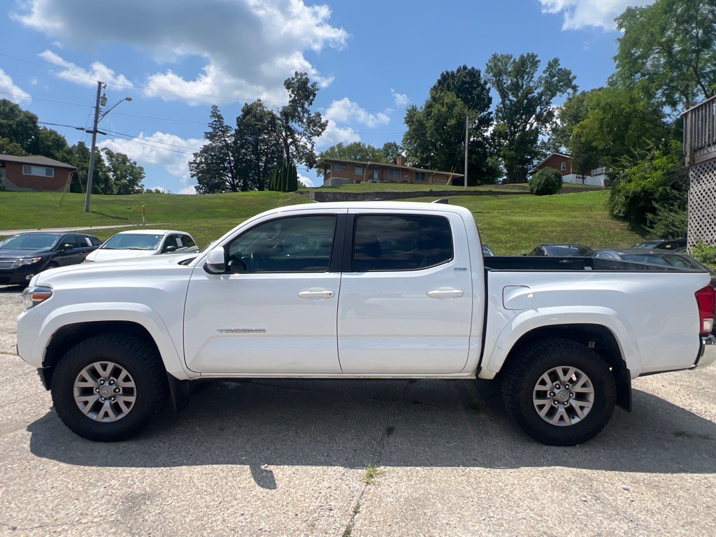 2016 Toyota Tacoma Image 8