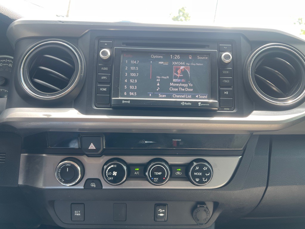 2016 Toyota Tacoma Image 13