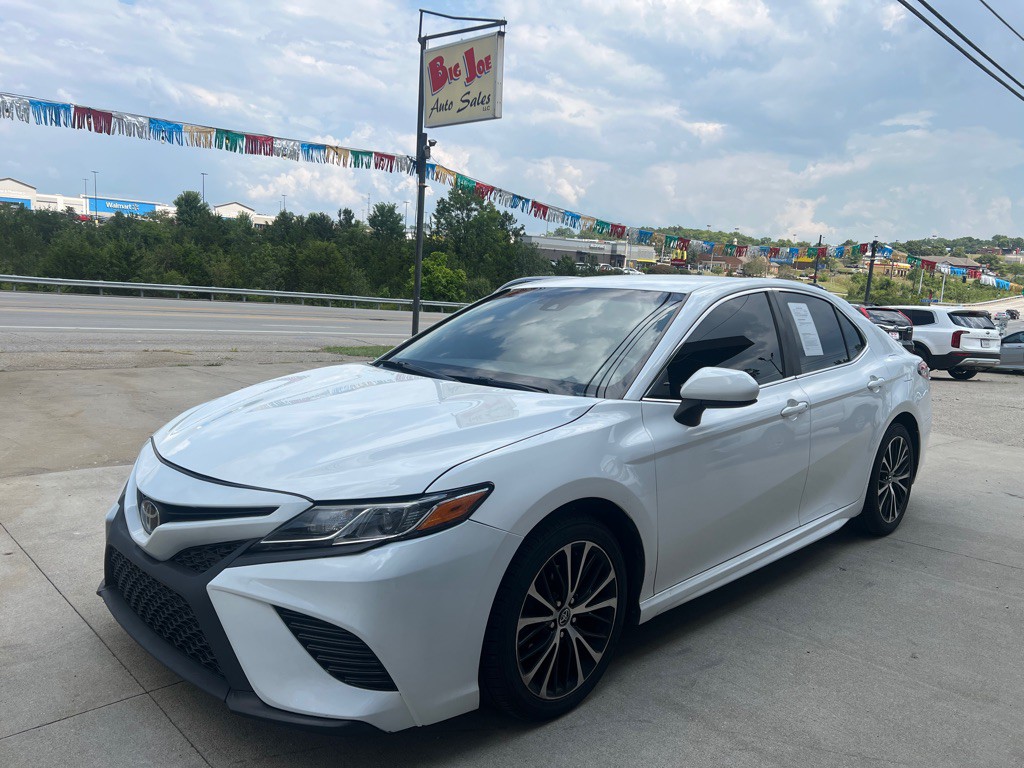 2020 Toyota Camry Image 1