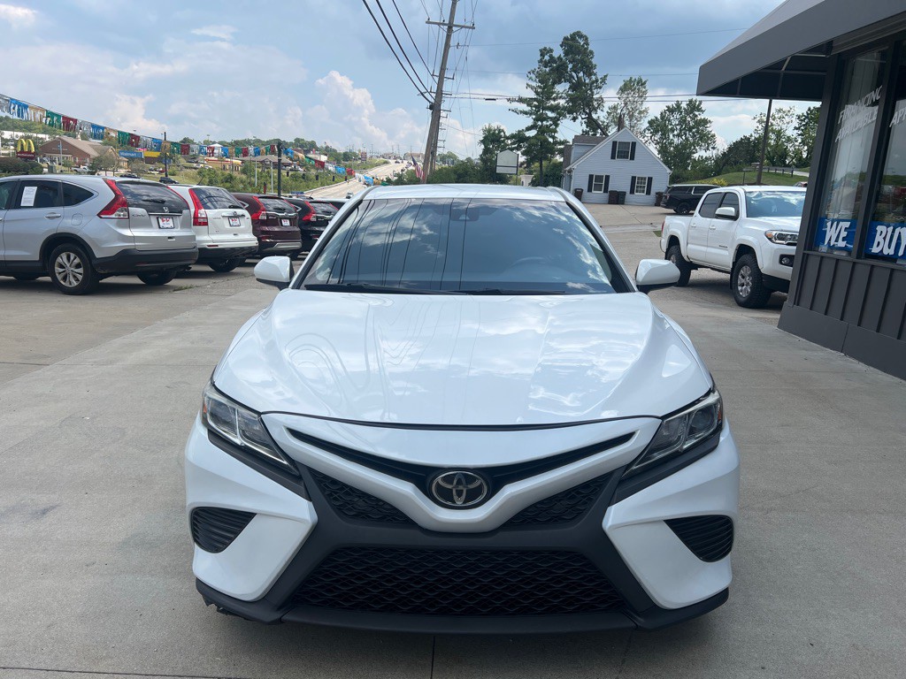 2020 Toyota Camry Image 2
