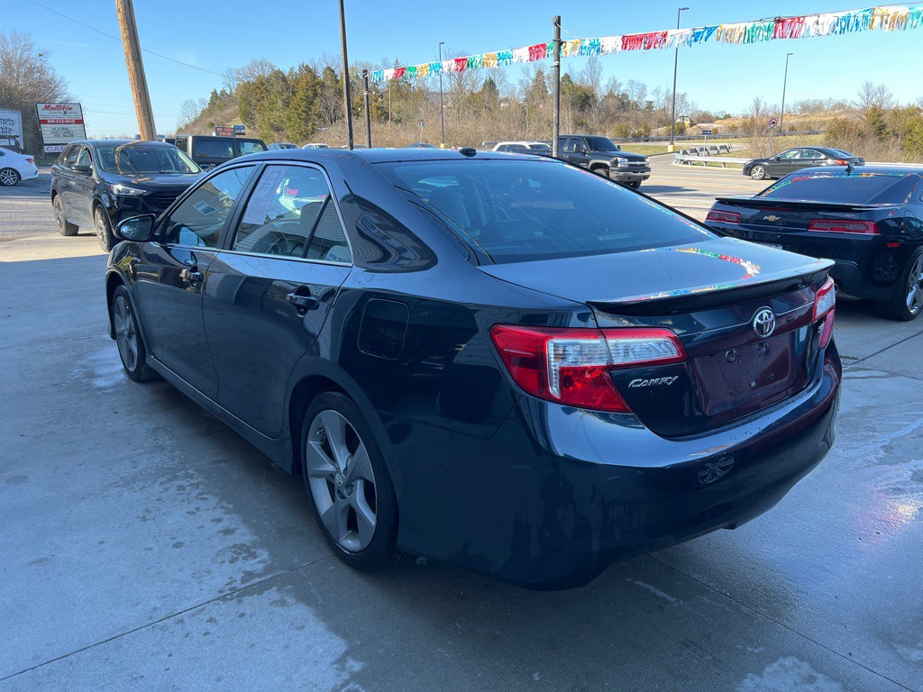 2014 Toyota Camry Image 7