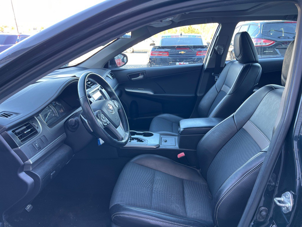 2014 Toyota Camry Image 9