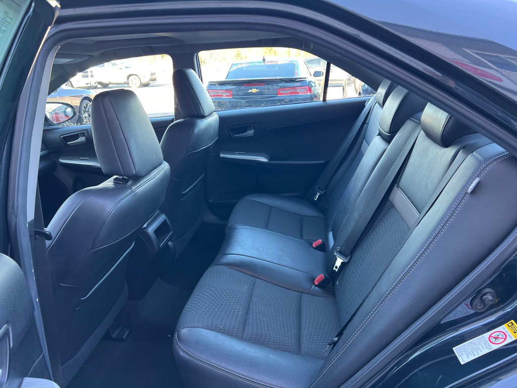 2014 Toyota Camry Image 10