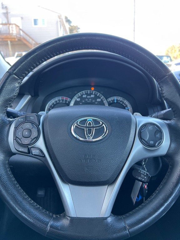 2014 Toyota Camry Image 13