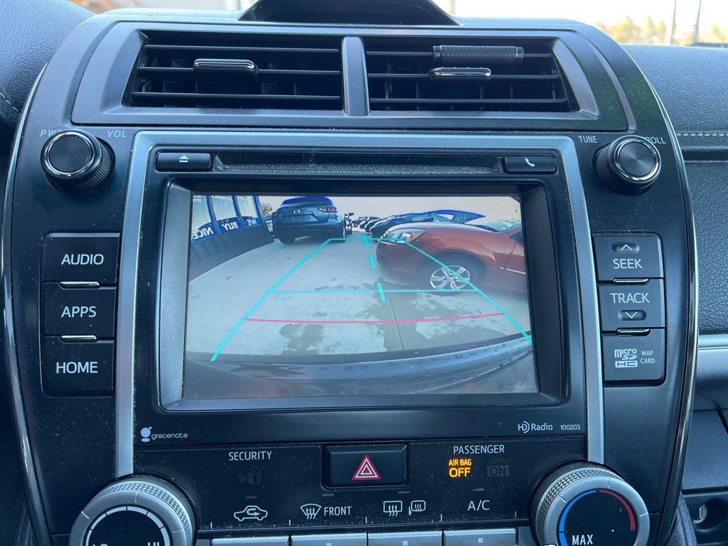 2014 Toyota Camry Image 16