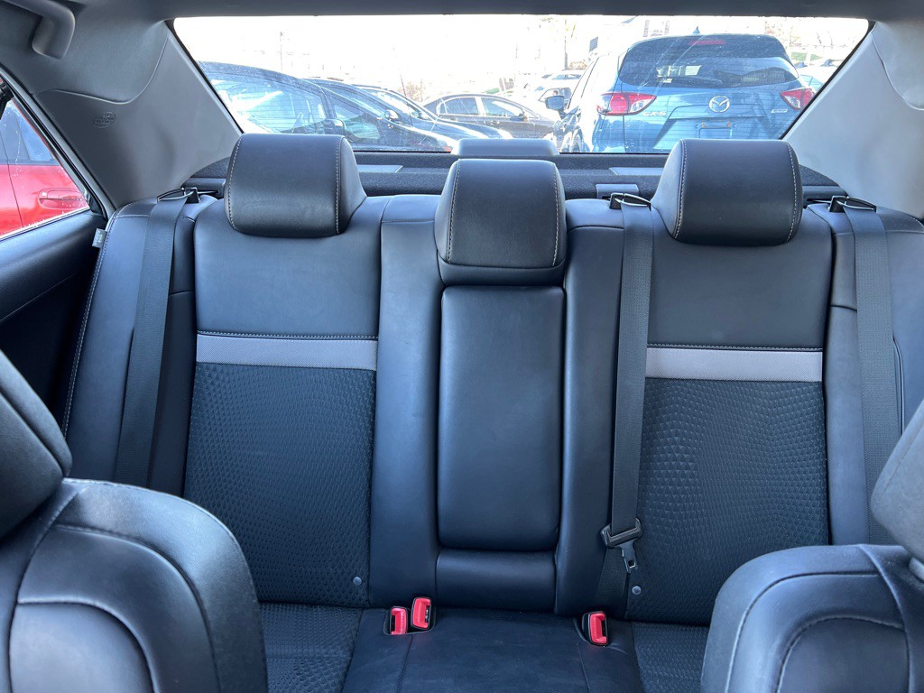 2014 Toyota Camry Image 18
