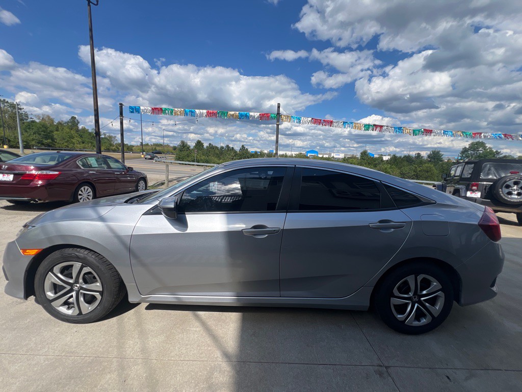 2018 Honda Civic Image 8