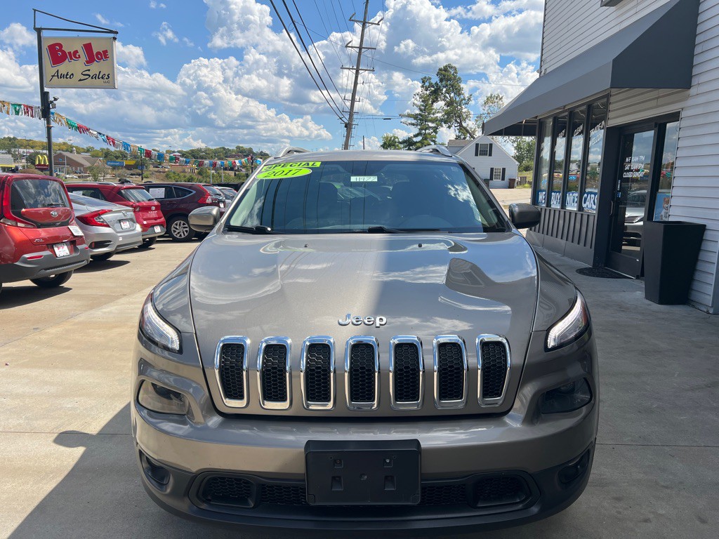 2017 Jeep Cherokee Image 2