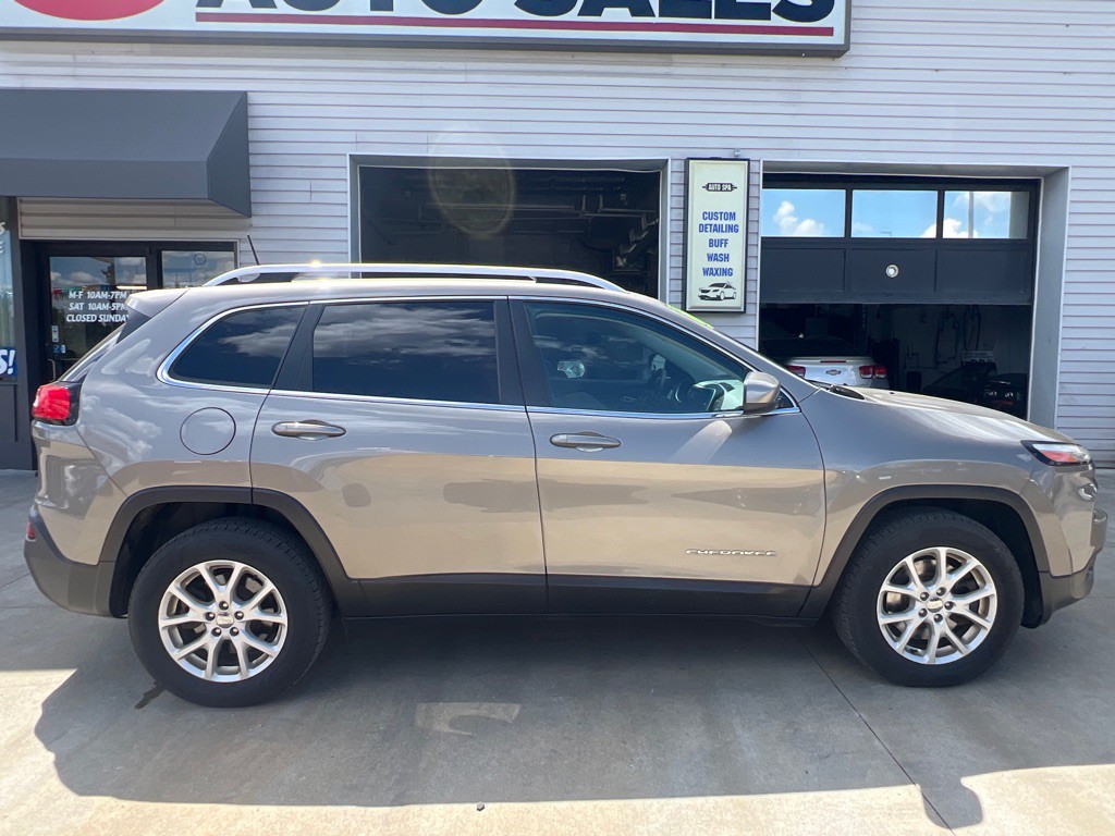 2017 Jeep Cherokee Image 4