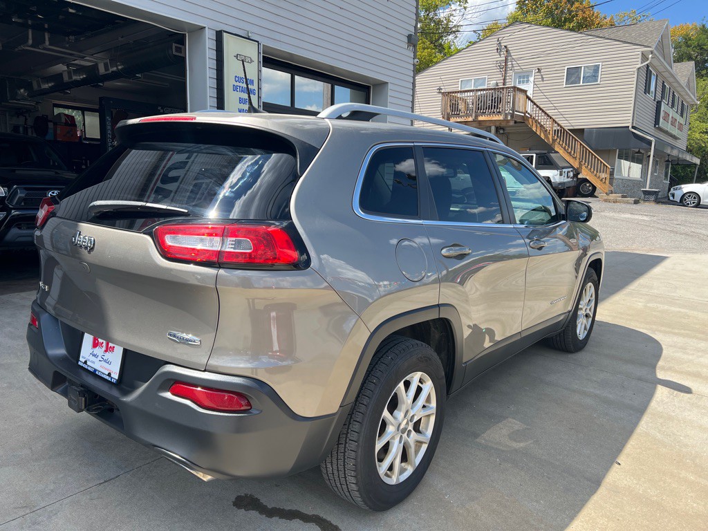 2017 Jeep Cherokee Image 5