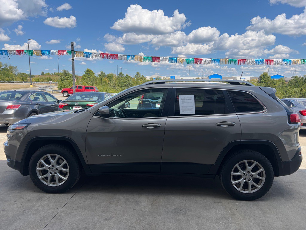 2017 Jeep Cherokee Image 8