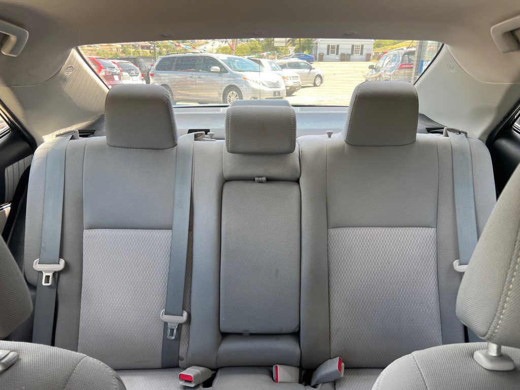 2015 Toyota Corolla Image 15