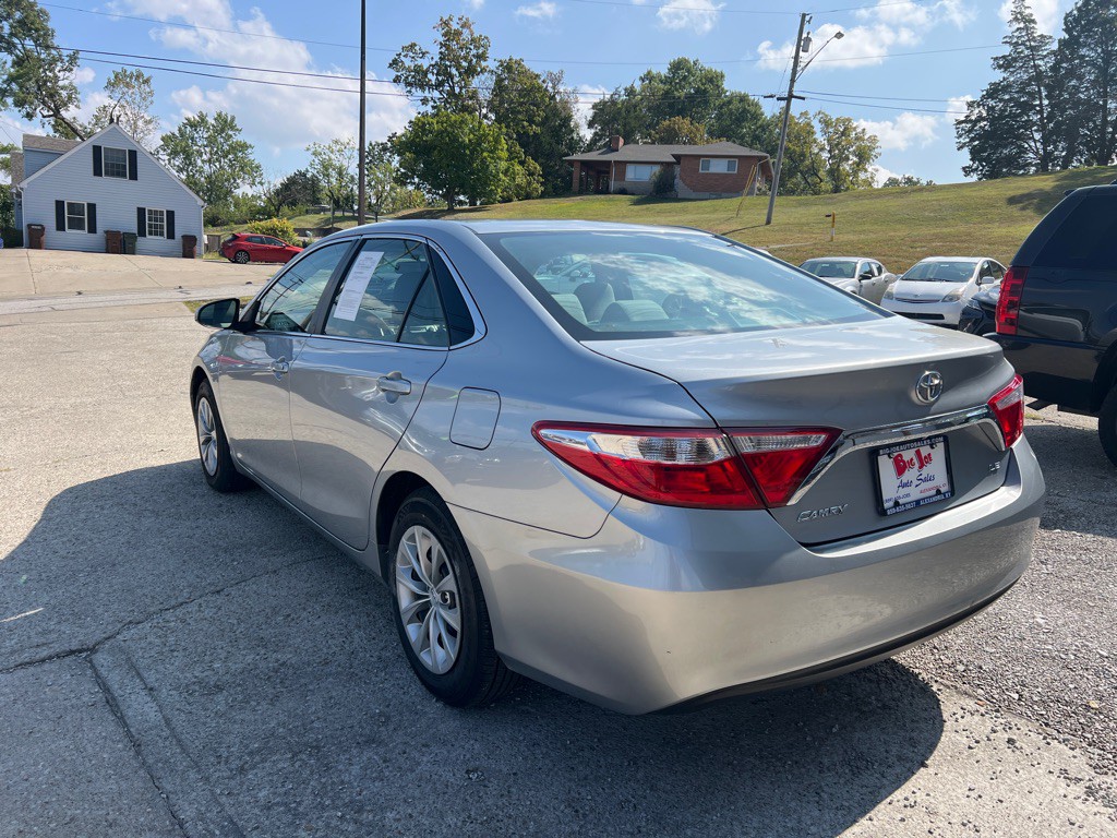 2017 Toyota Camry Image 7