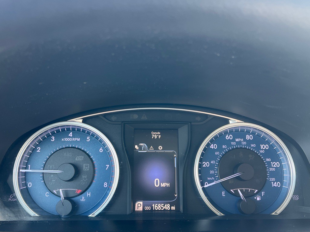 2017 Toyota Camry Image 10