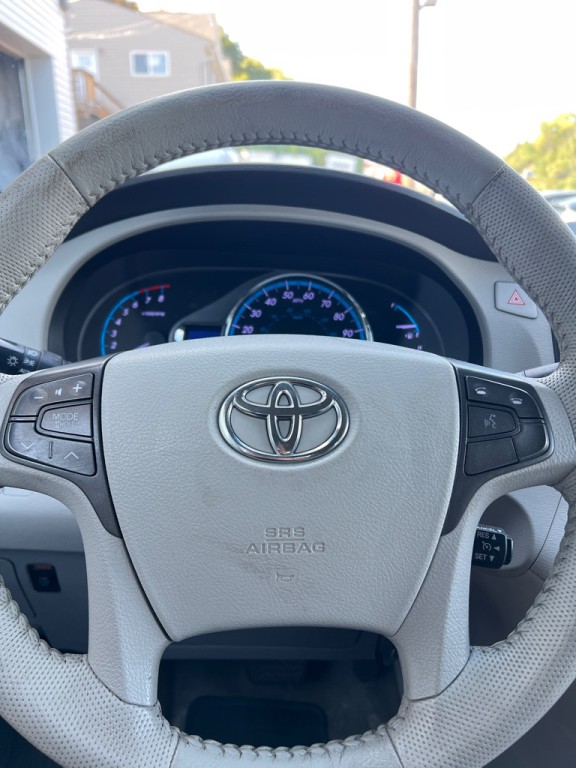 2013 Toyota Sienna Image 12