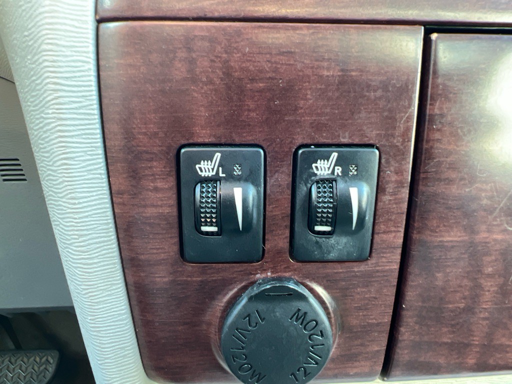 2013 Toyota Sienna Image 21
