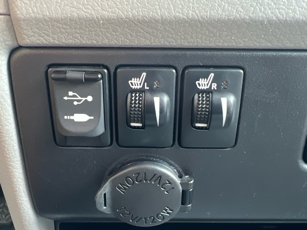 2015 Toyota Sienna Image 15