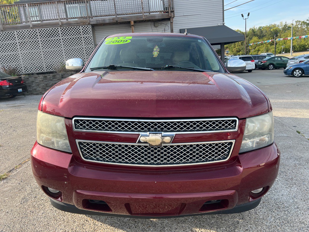 2009 Chevrolet Suburban Image 2