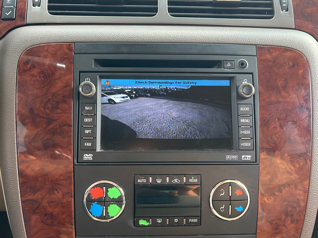 2009 Chevrolet Suburban Image 13