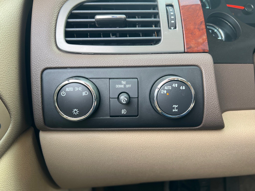 2009 Chevrolet Suburban Image 15