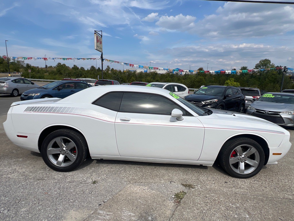2012 Dodge Challenger Image 4