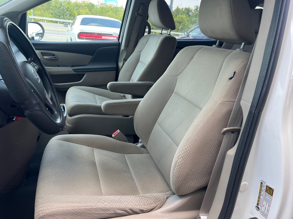 2016 Honda Odyssey Image 8